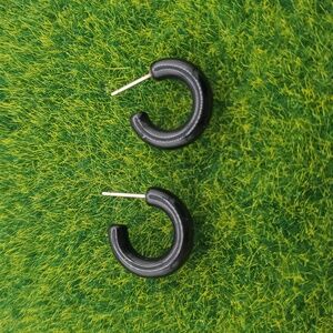 Retro Black Half Hoop Earrings E1035